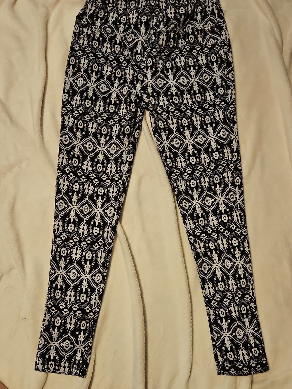 Black & White Patterned Leggings